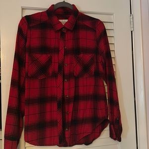 Abercromie Women’s M plaid flannel button up